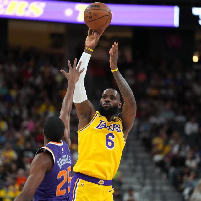 在线博彩-抄作业都不会？湖人空间糟糕令詹皇前队友不解